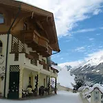 Appartementhaus Olympia Schloessl Нойштифт-им-Штубайталь