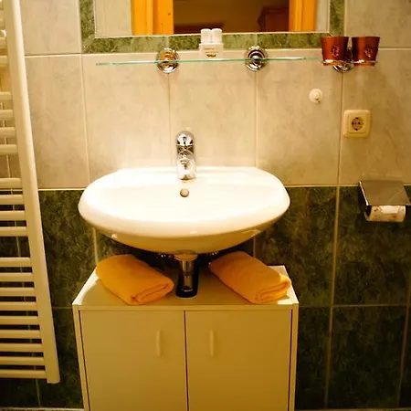 Appartementhaus Olympia Schloessl * Neustift im Stubaital