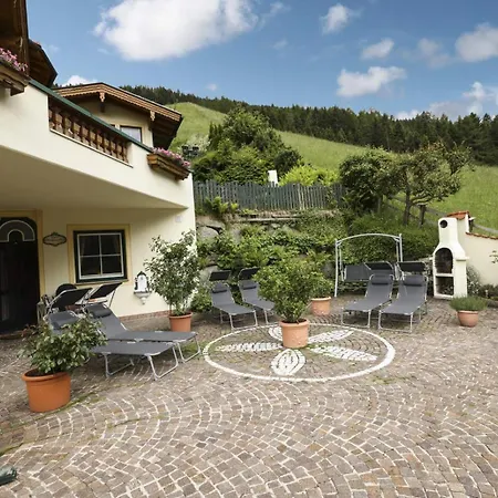 Appartementhaus Olympia Schloessl * Neustift im Stubaital