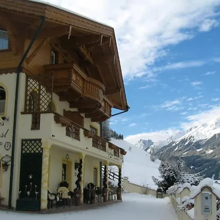 Appartementhaus Olympia Schloessl Neustift im Stubaital